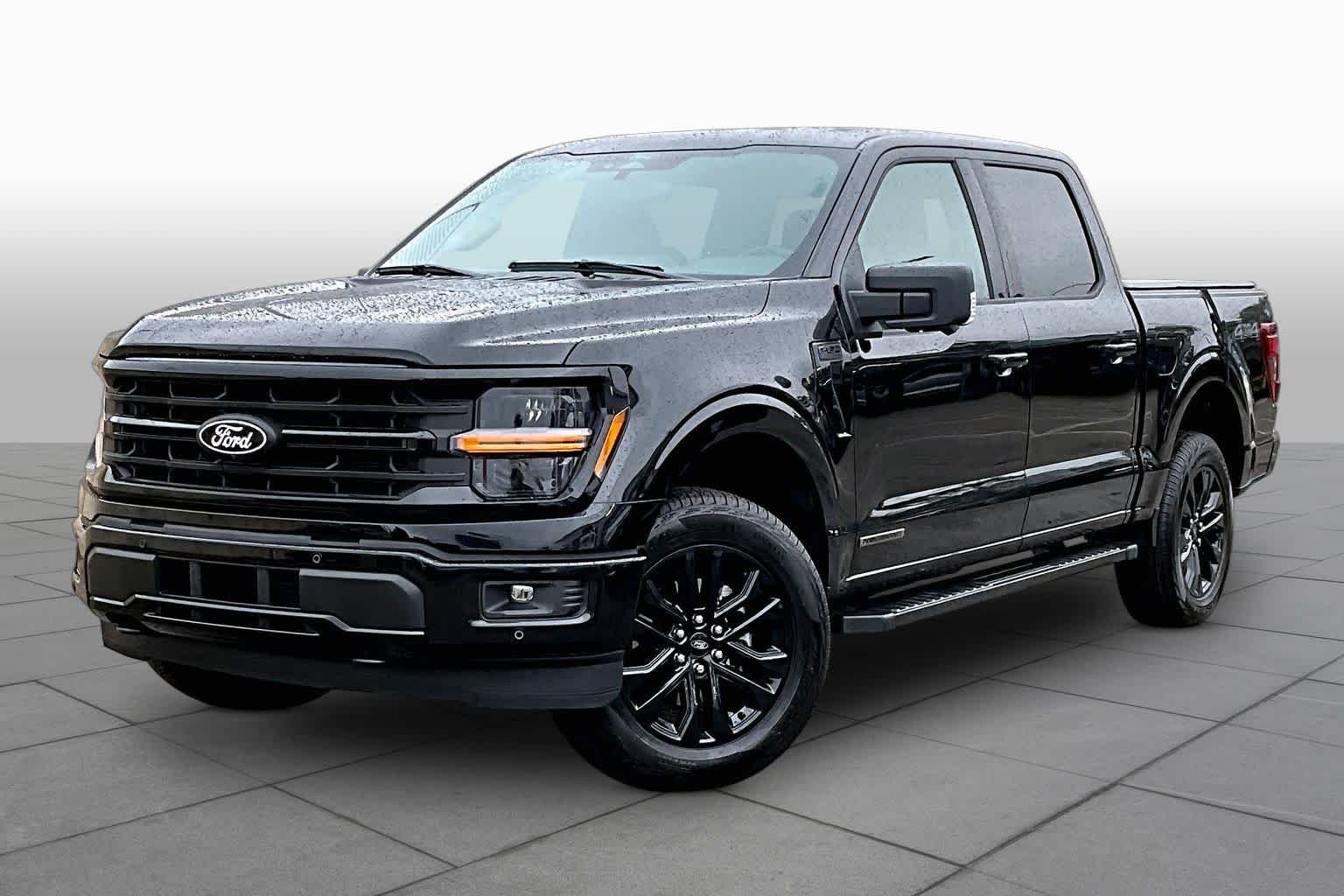 Used 2025 Agate Black Metallic Ford XLT image 35