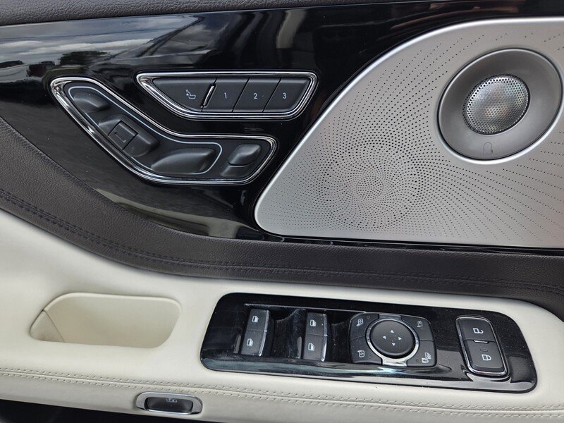 Used 2020 Black Metallic LINCOLN BLACK LABEL AWD image 25