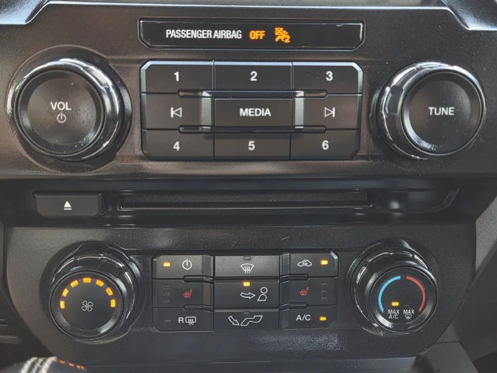 Used 2016 Black Ford XLT image 26