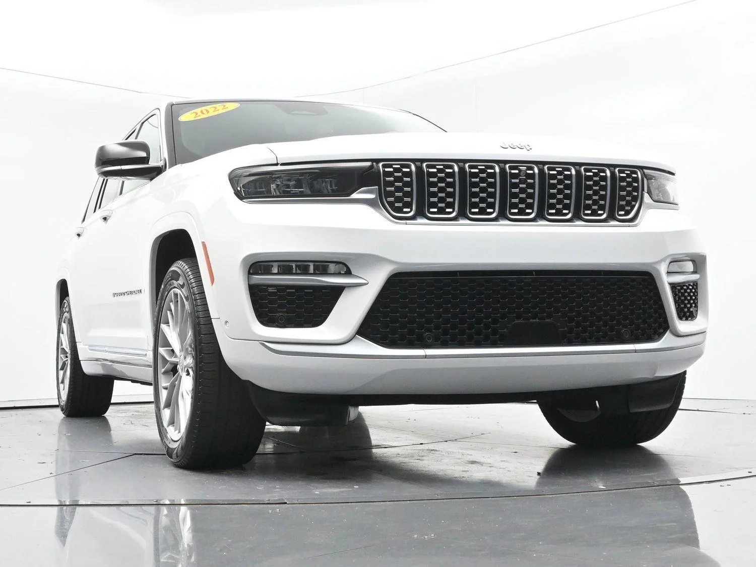 Used 2022 White Jeep Summit image 51
