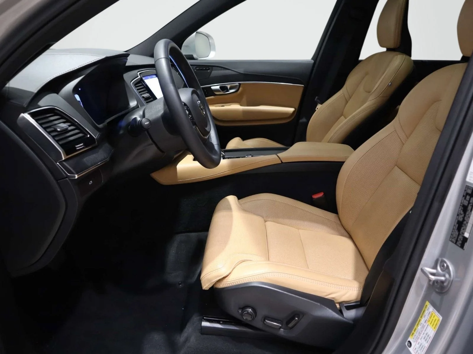 Used 2024 Silver Volvo Ultimate Bright Theme image 17