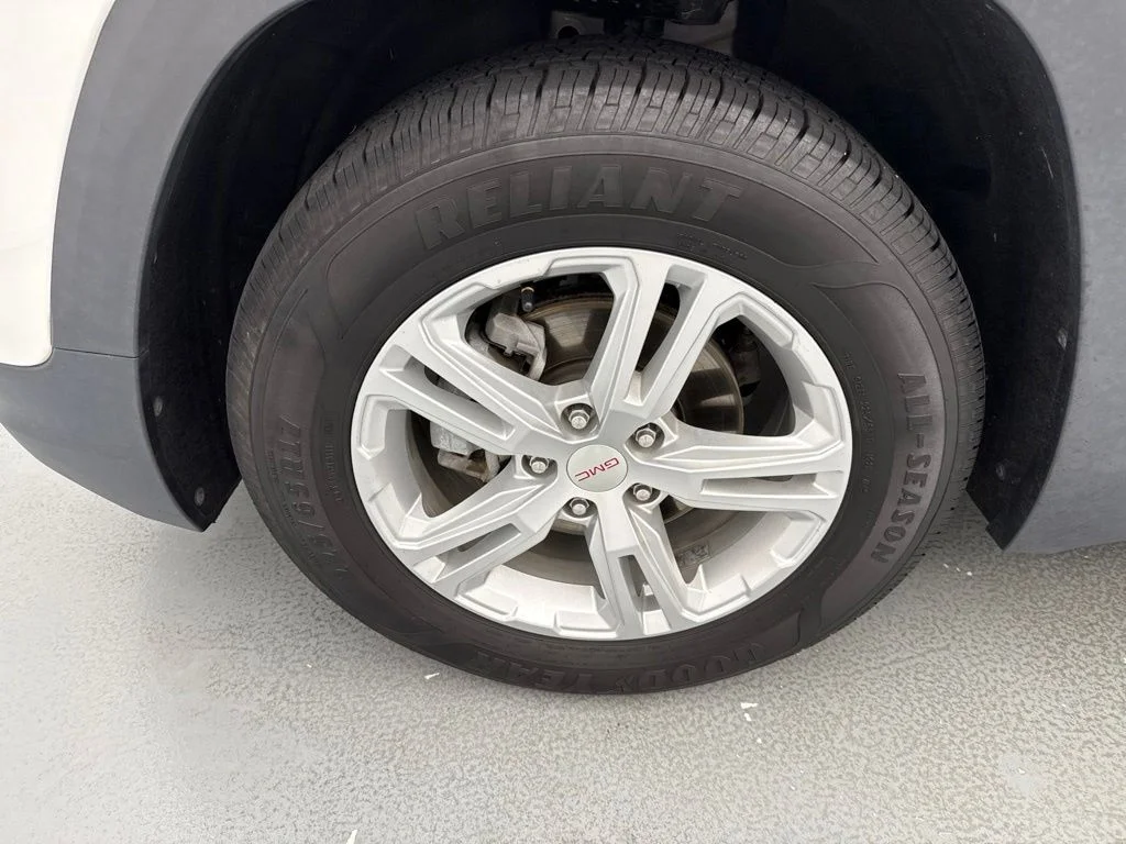 Used 2020 Summit White GMC SLE image 4