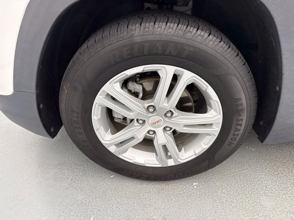 Used 2020 White GMC SLE image 4
