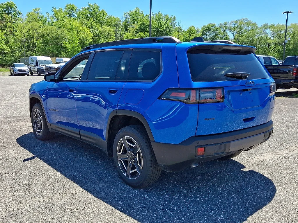 New 2026 Hydro Blue Pearl-Coat Exterior Paint Jeep Limited image 6