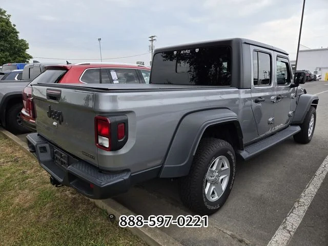 Used 2020 Billet Silver Metallic JEEP SPORT image 7