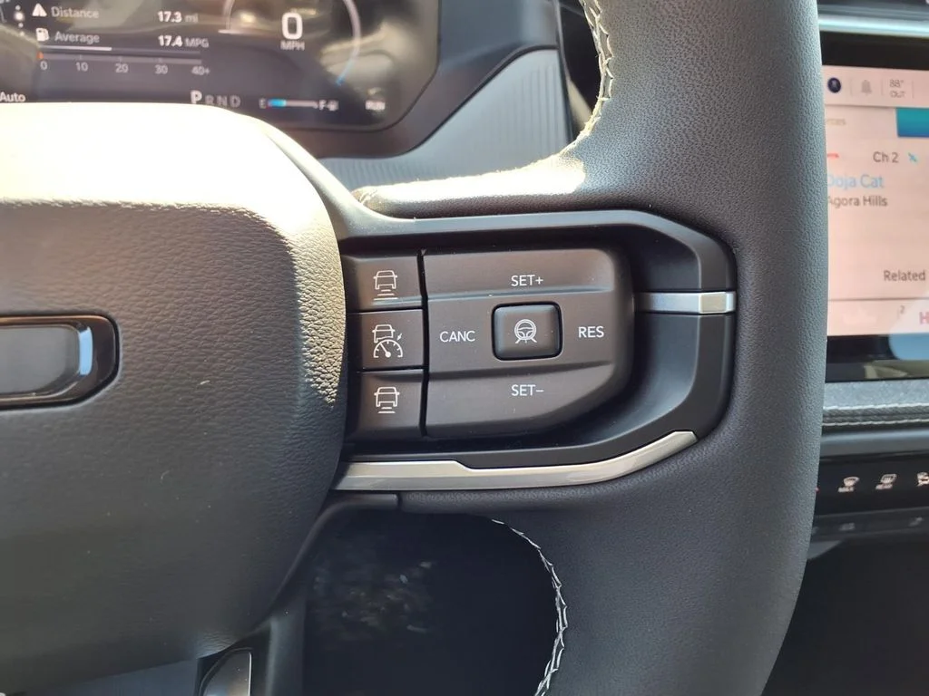 New 2026 Hydro Blue Pearl-Coat Exterior Paint Jeep Laredo image 13