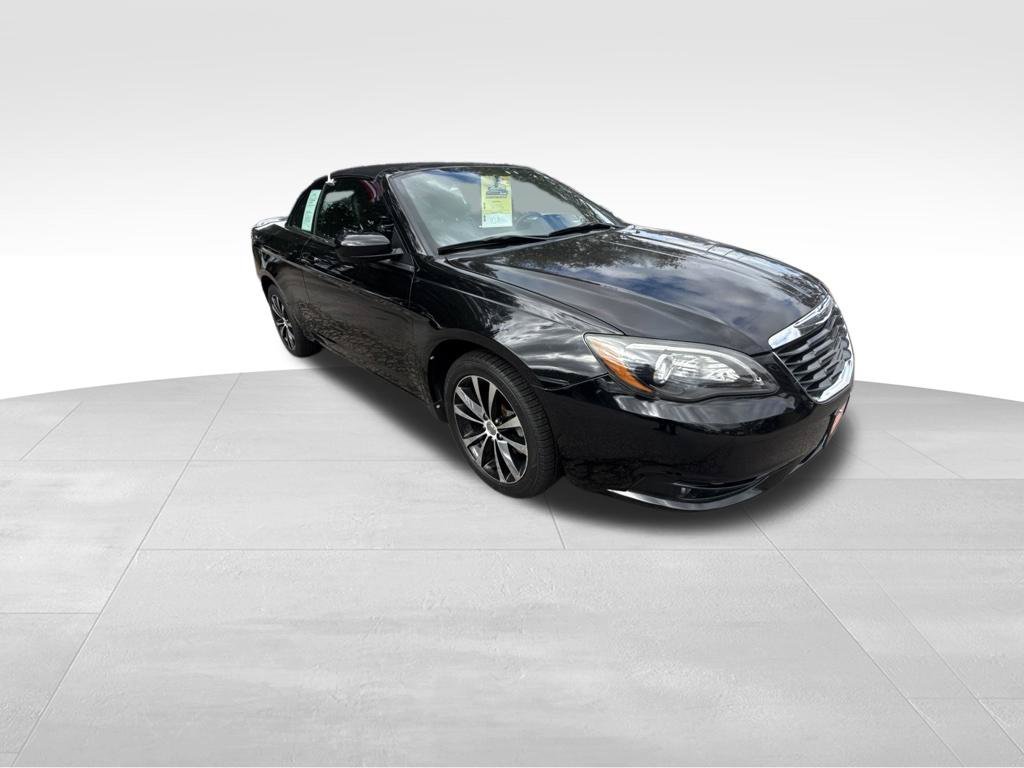 Used 2011 Black Chrysler S image 8