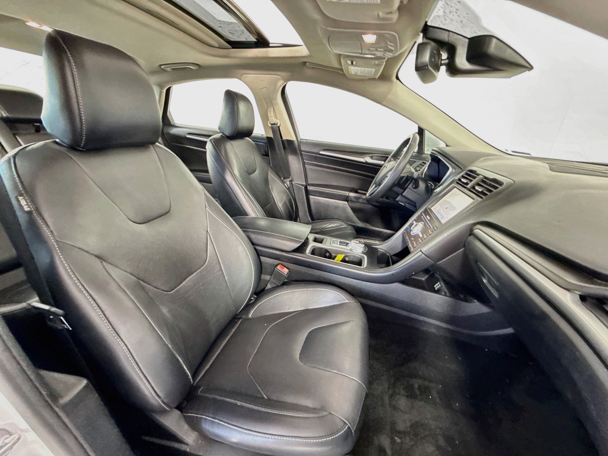 Used 2020 Oxford White Ford Titanium image 29