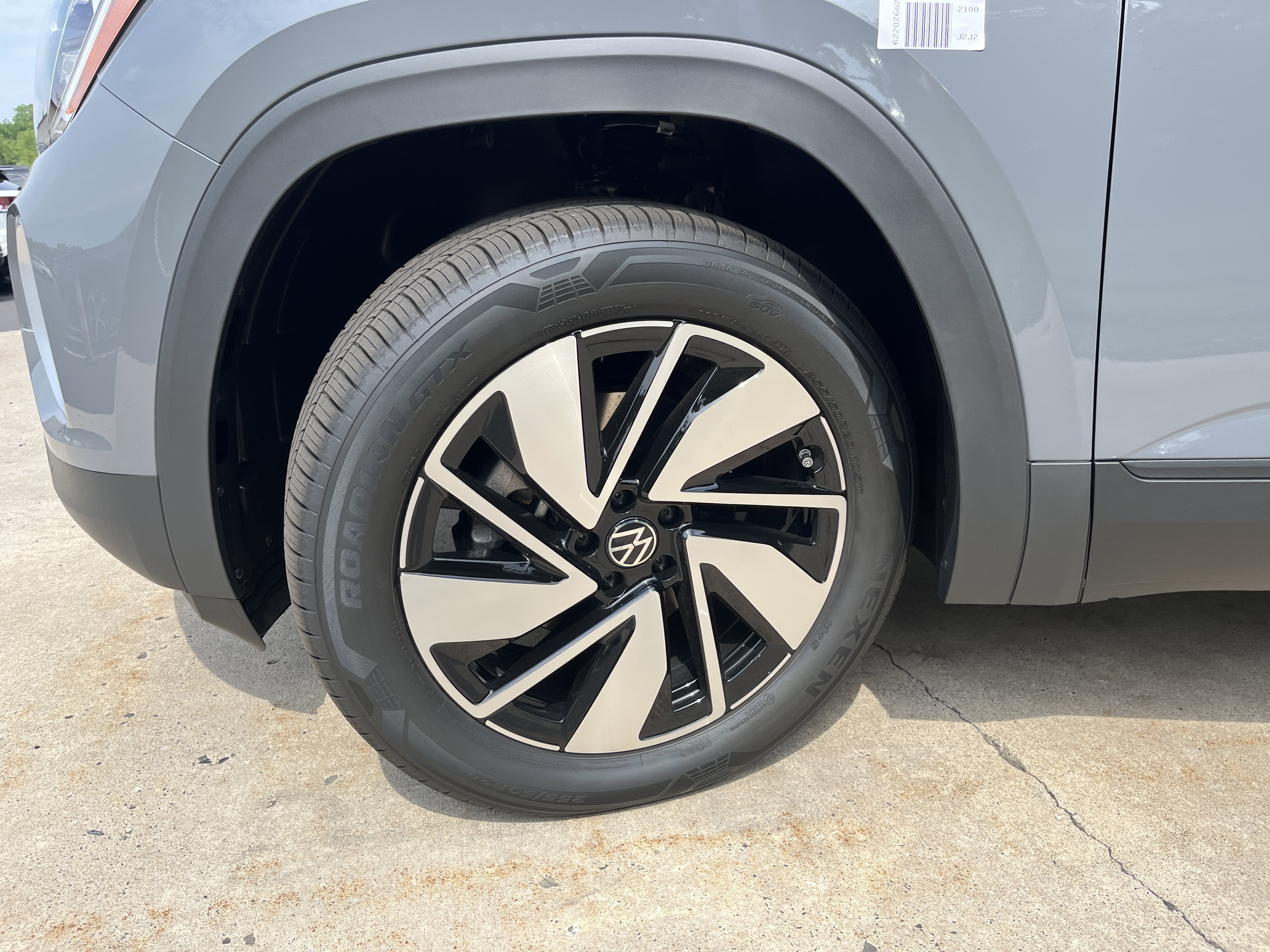 New 2026 Pure Gray Volkswagen 2.0T SE w/Technology image 17