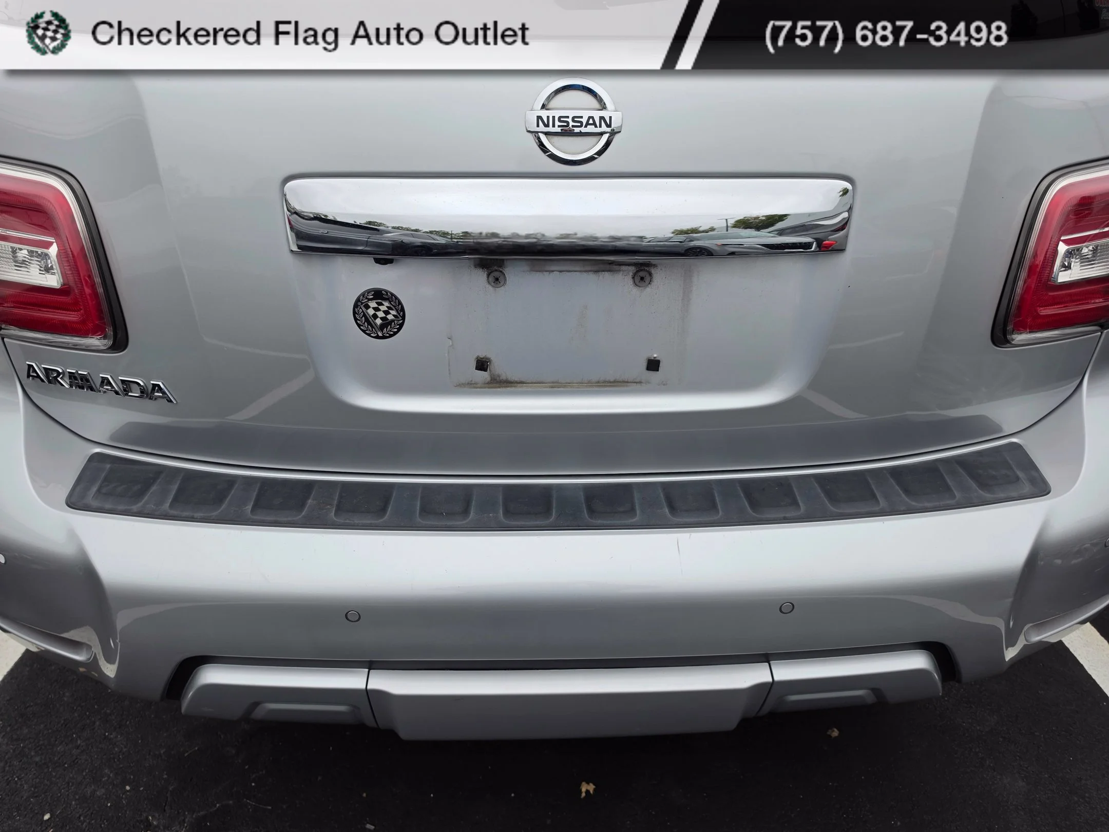 Used 2017 Brilliant Silver Nissan SV image 7