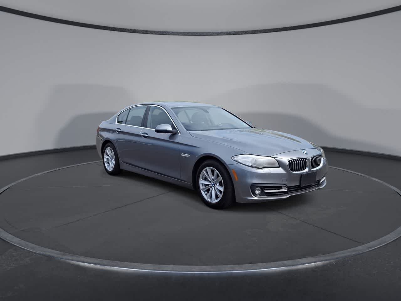 Used 2016 BMW 5 Series 528i with VIN WBA5A7C55GG642652 for sale in Eatontown, NJ