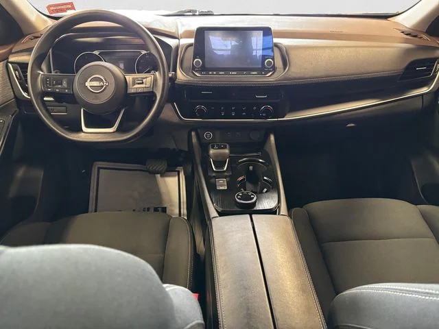 Used 2023 Red Nissan S image 11