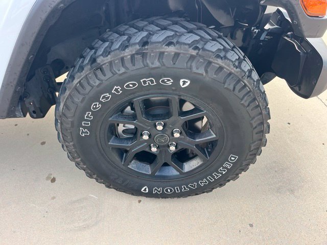 Used 2025 White Jeep Willys image 8