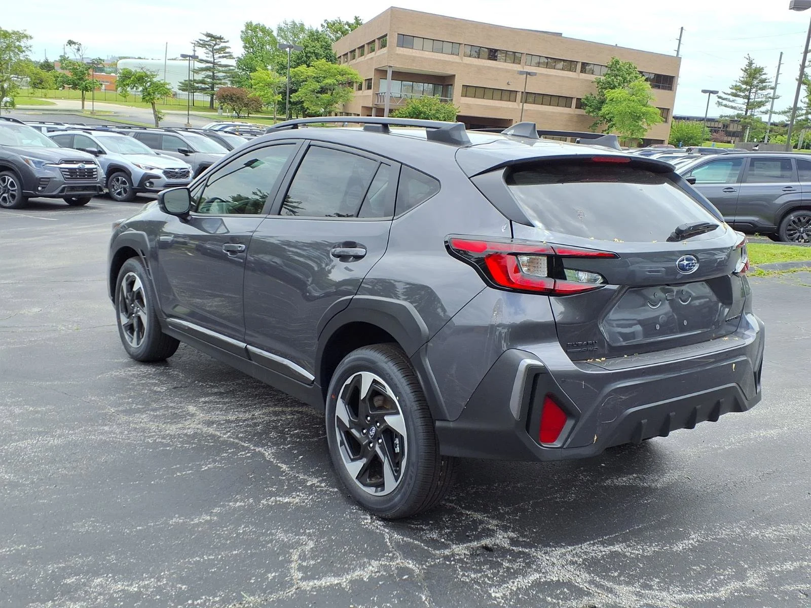 New 2026 MAGNETITE GRAY PEARL Subaru Limited image 2