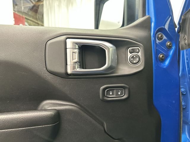 Used 2023 Blue Jeep Sport S image 19