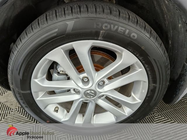 Used 2012 White Nissan SL image 44