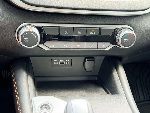 Used 2021 White Nissan 2.5 SR image 21