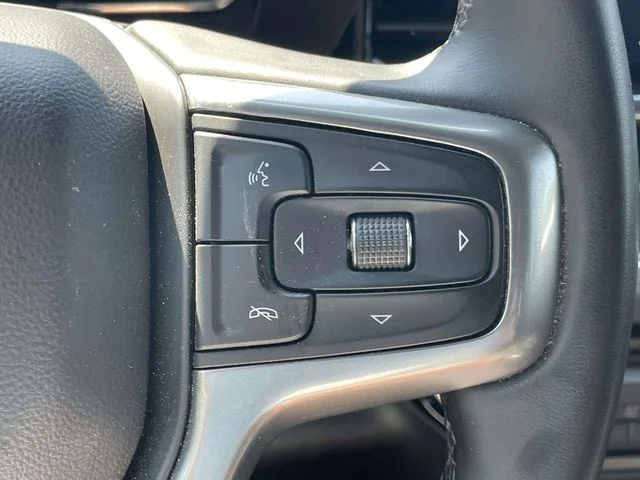 Used 2025 White Chevrolet LT image 23