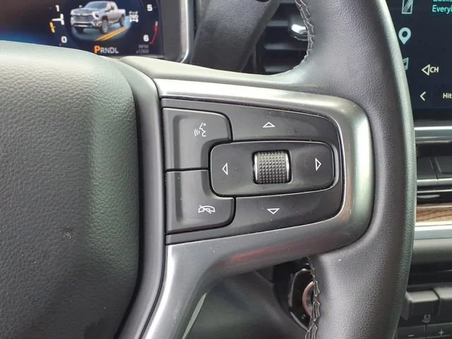 Used 2025 Summit White Chevrolet LT image 14