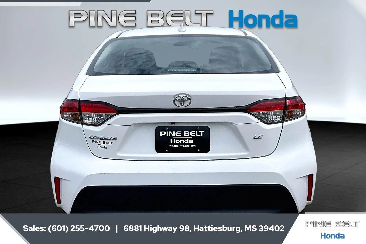 Used 2024 Ice Cap Toyota LE image 4
