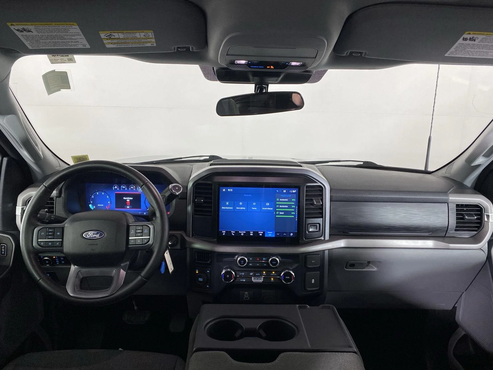 Used 2025 Iconic Silver Ford XLT image 9