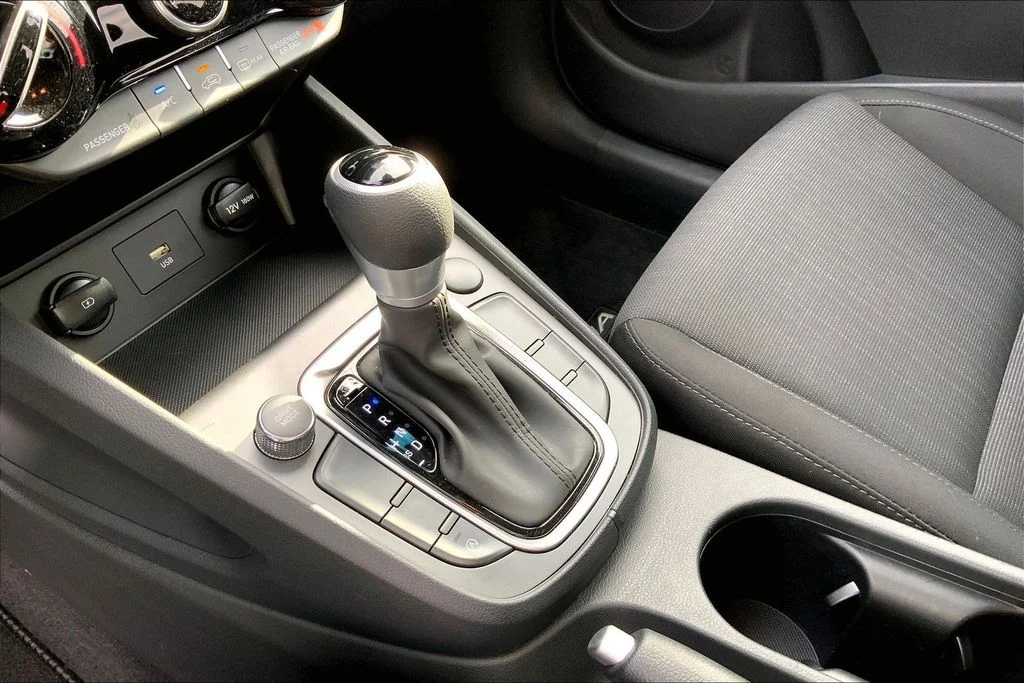 Used 2023 Gray Hyundai SEL image 17