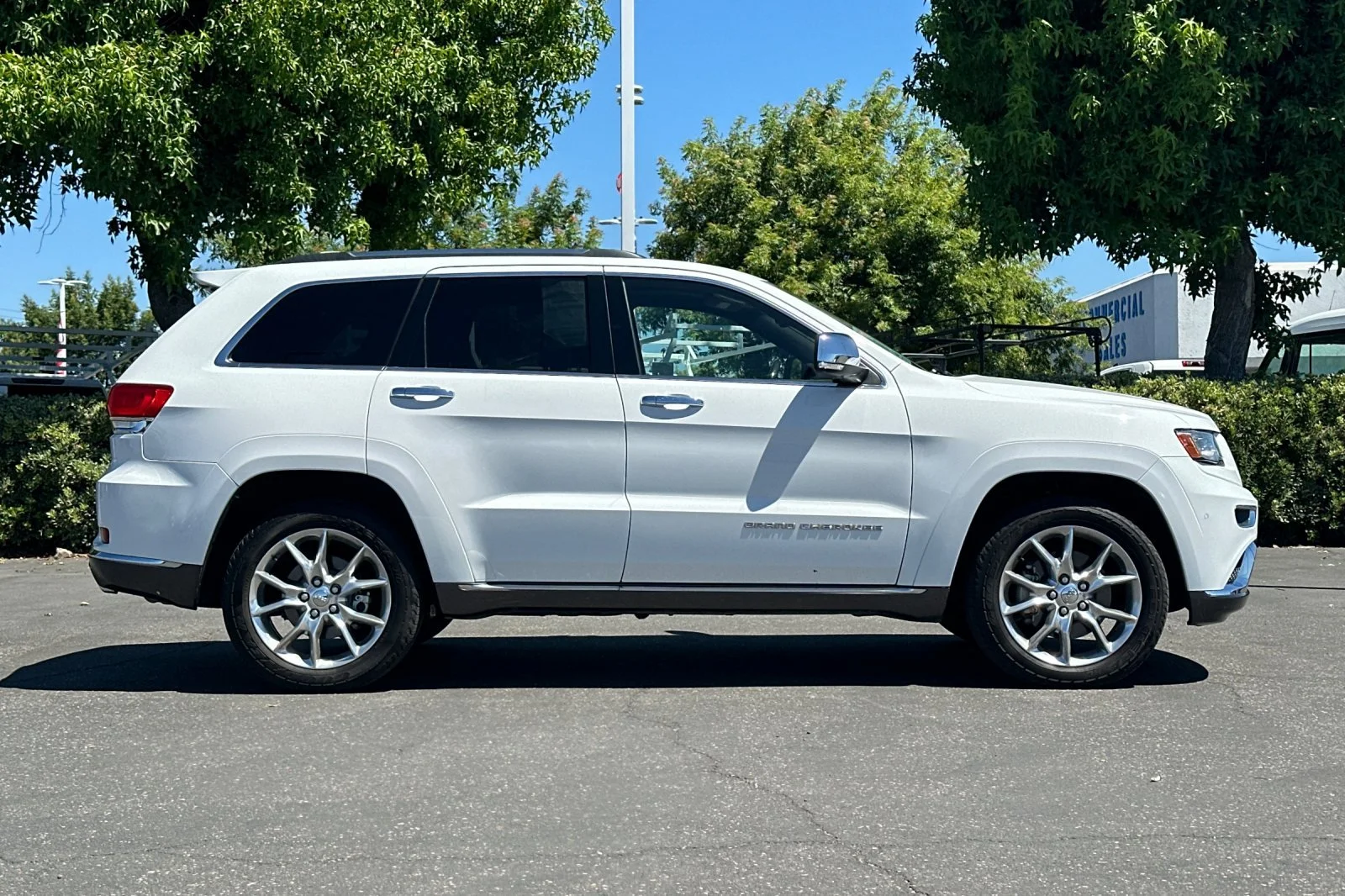 Used 2014 Bright White Clearcoat Jeep Summit image 3