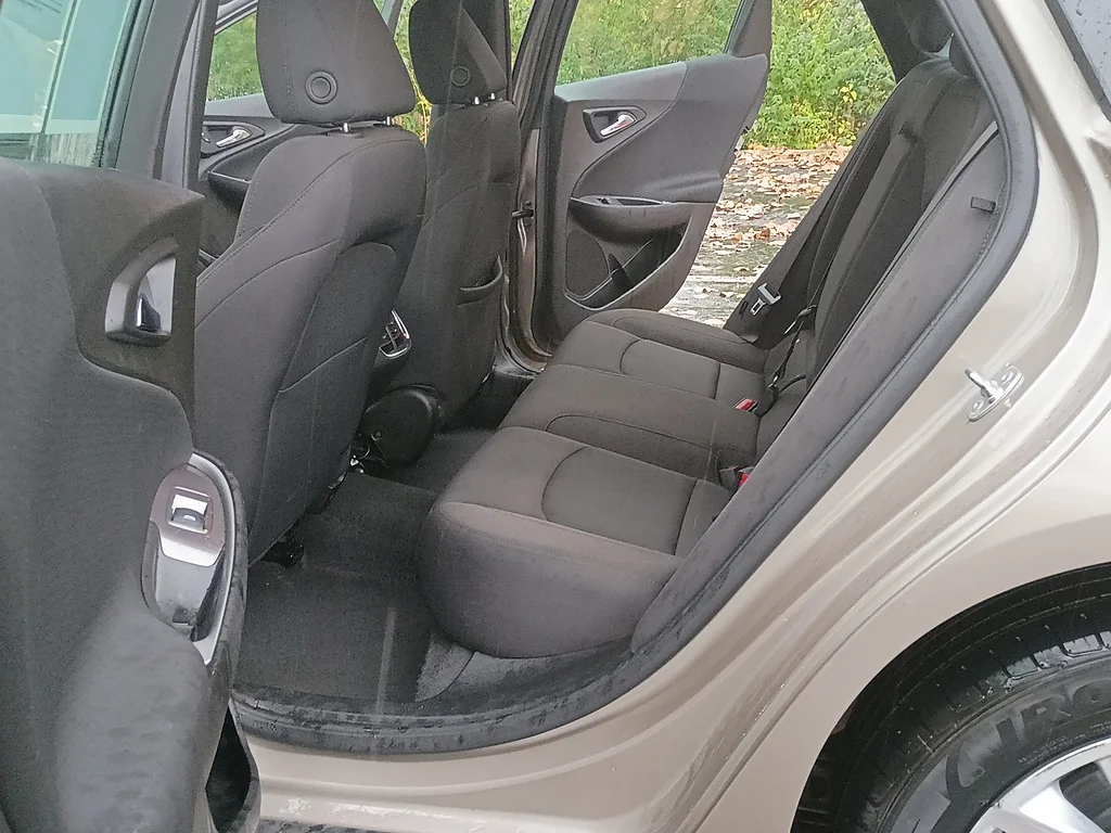 Used 2025 Mineral Gray Metallic Chevrolet LT image 13