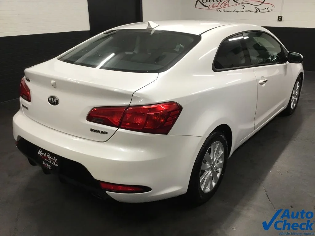 Used 2015 White Kia EX image 11