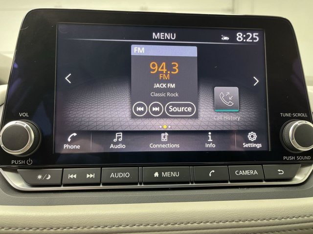 Used 2023 Pearl White Tricoat Nissan SV image 18