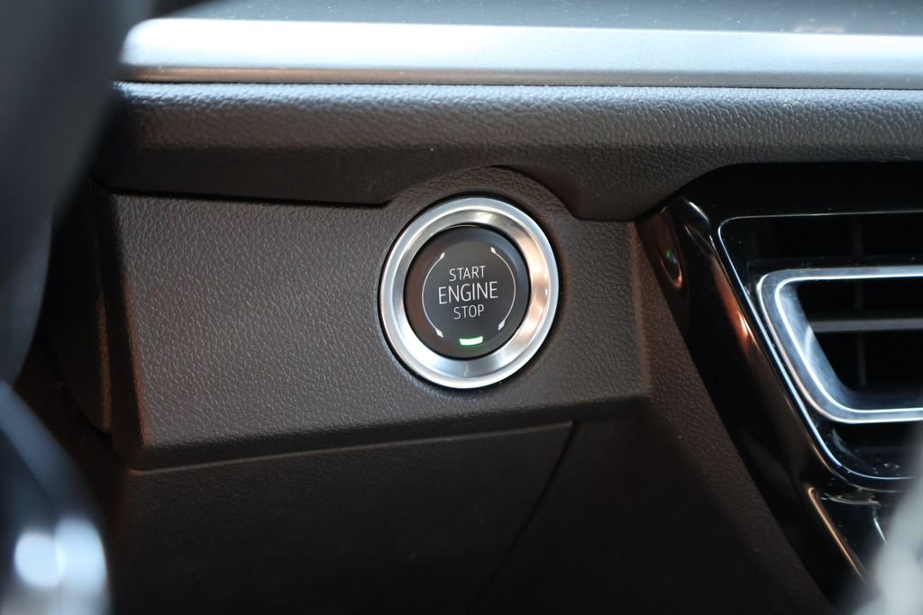 Used 2026 Mosaic Black Metallic Chevrolet LT image 28