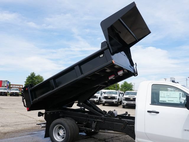 New 2025 Summit White Chevrolet Work Truck image 18
