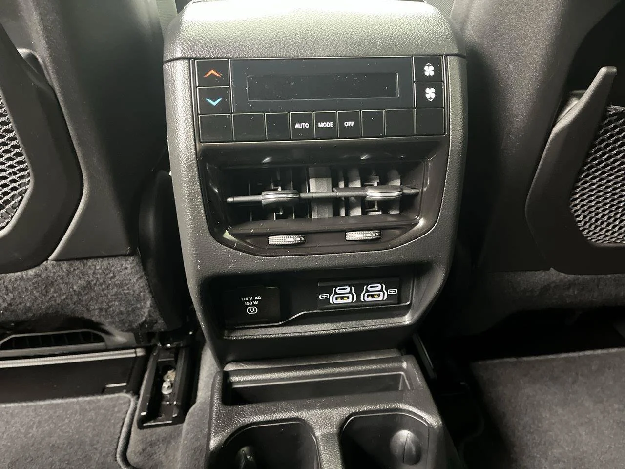 Used 2025 Silver Jeep Altitude X 4x4 image 15