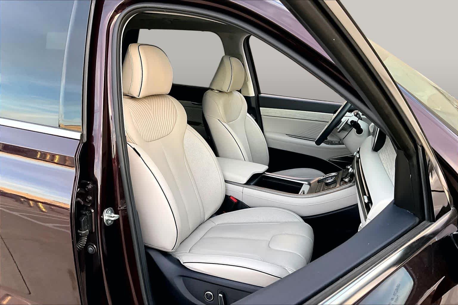Used 2024 Sierra Burgundy Hyundai Calligraphy image 9