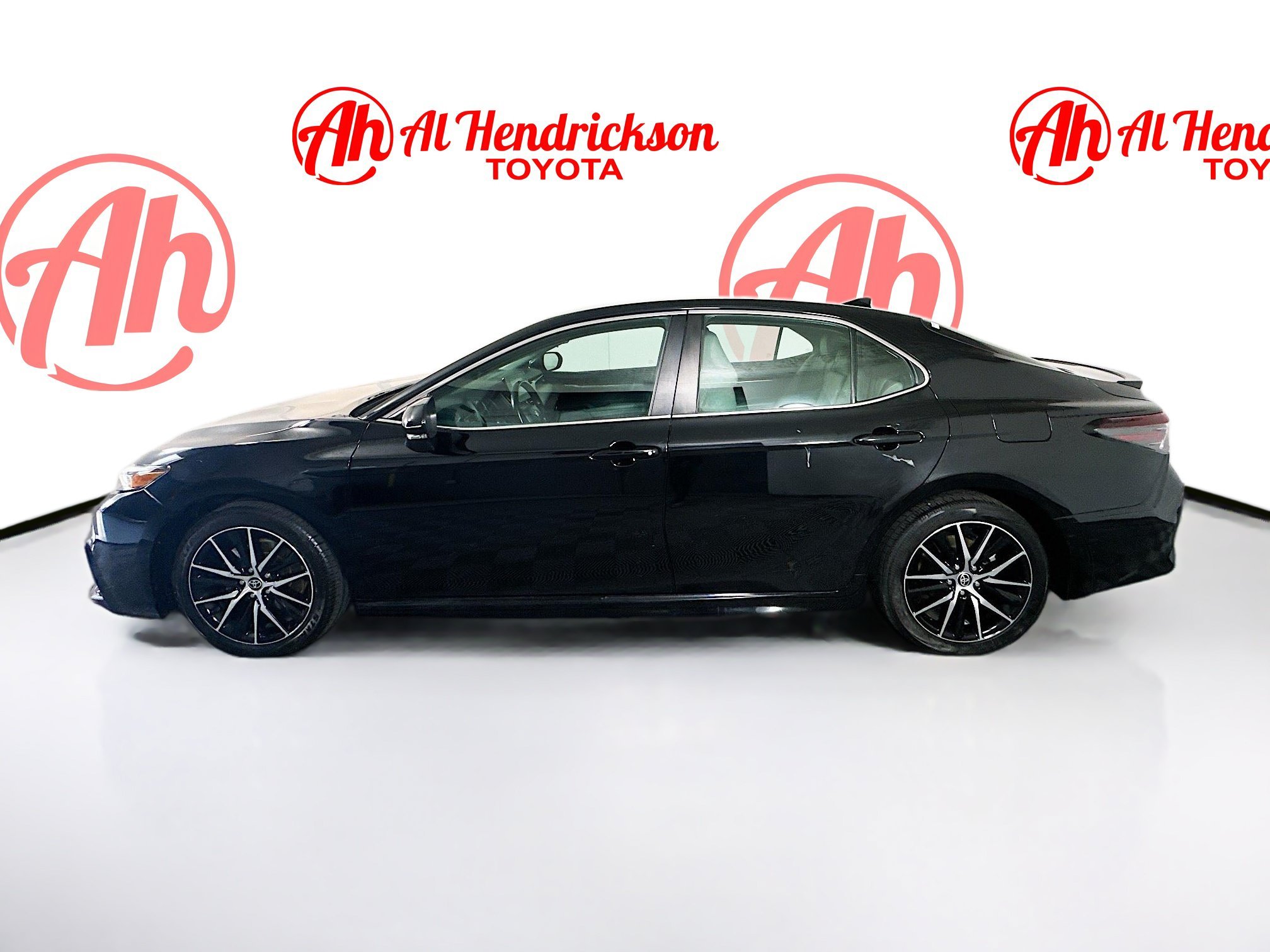 Used 2022 Midnight Black Metallic Toyota SE image 6