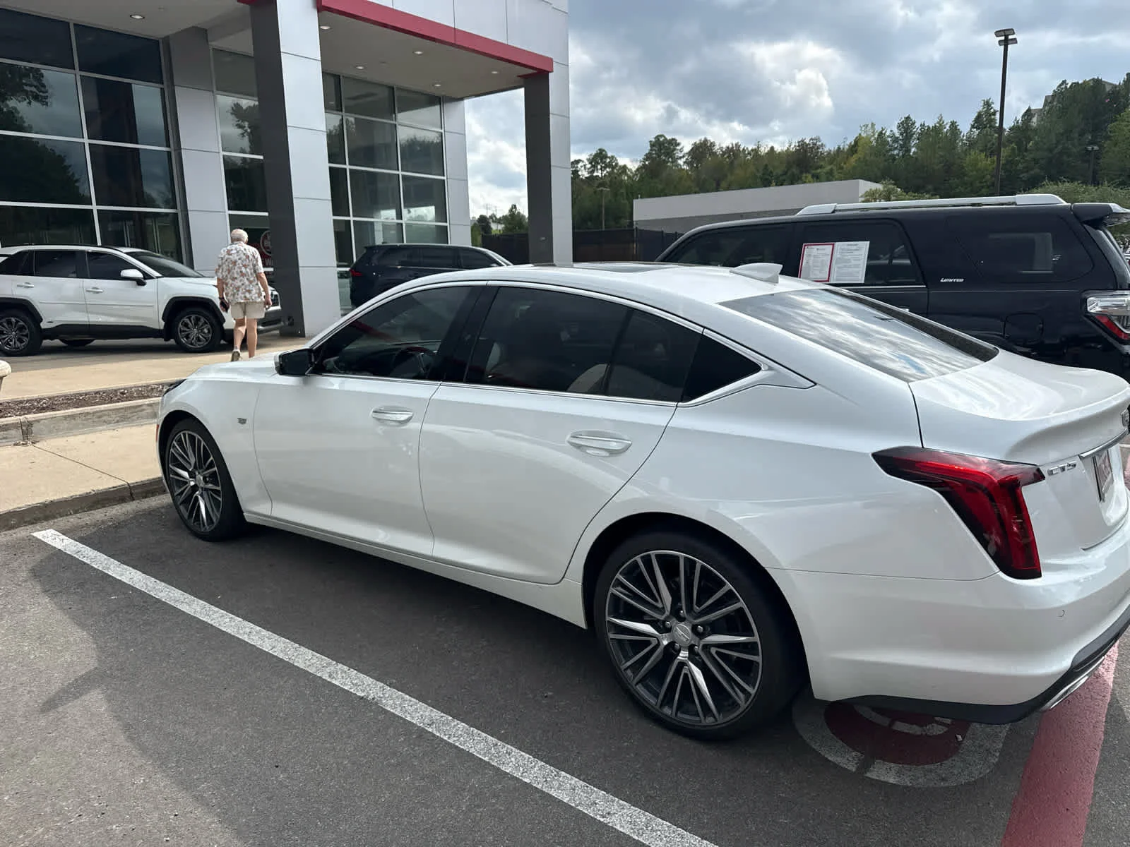 Used 2024 Crystal White Tricoat Cadillac Premium Luxury image 5