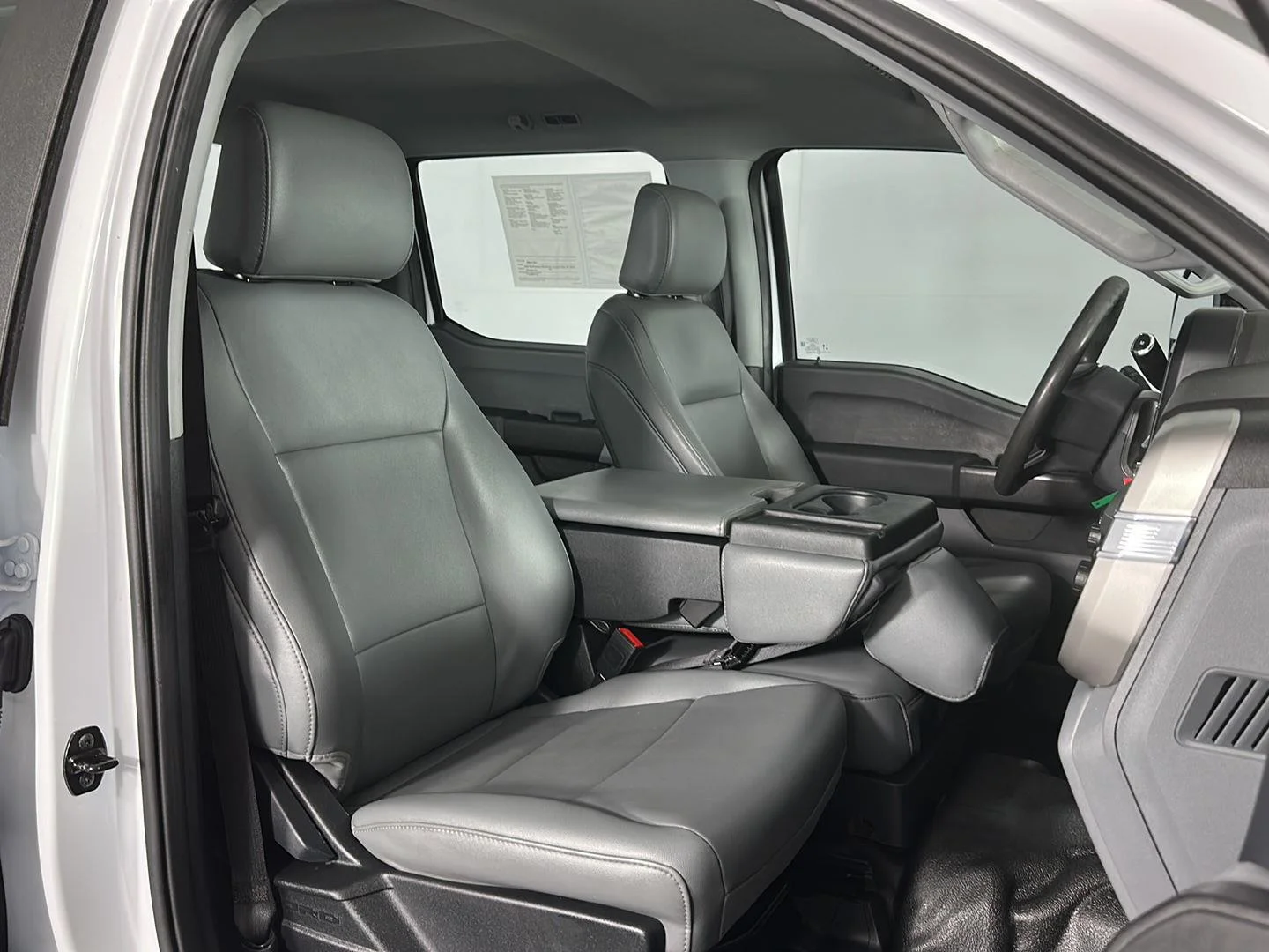 Used 2023 Oxford White Ford XL image 11