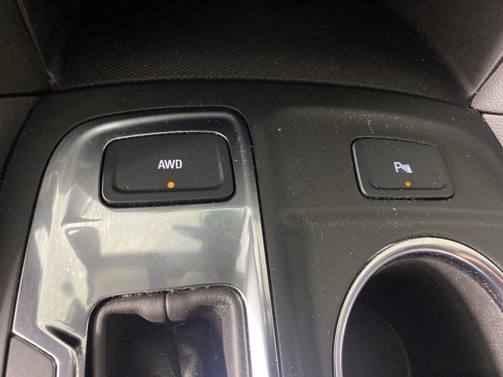 Used 2024 Summit White Chevrolet  image 21