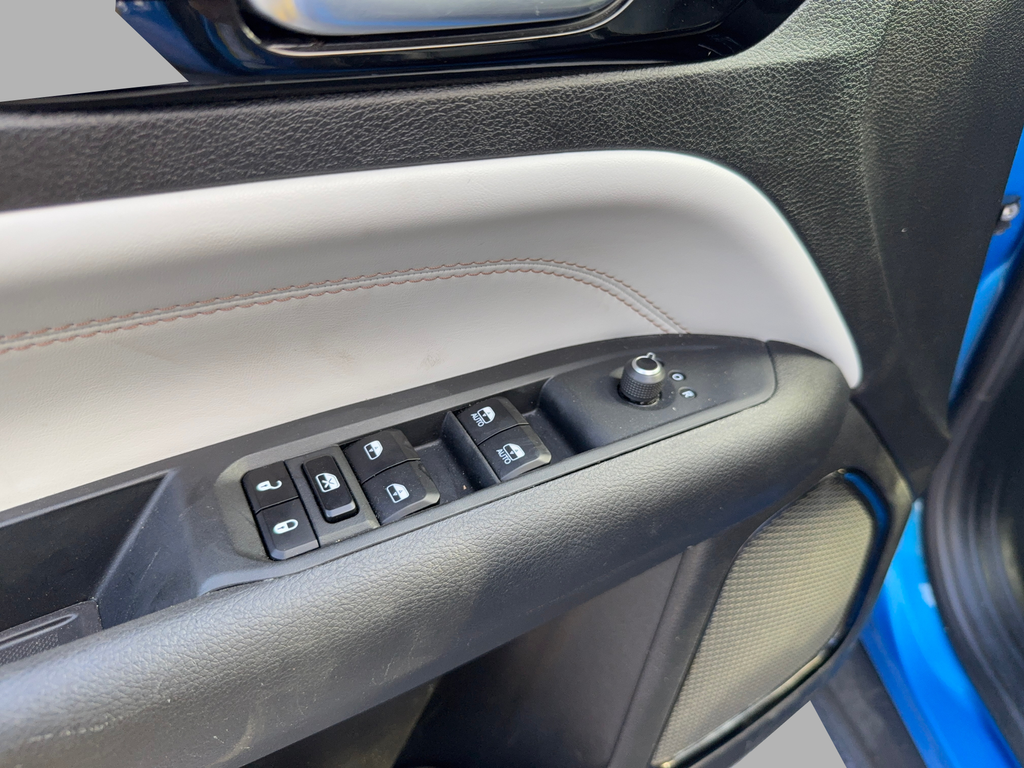 Used 2025 Blue Jeep Limited image 14