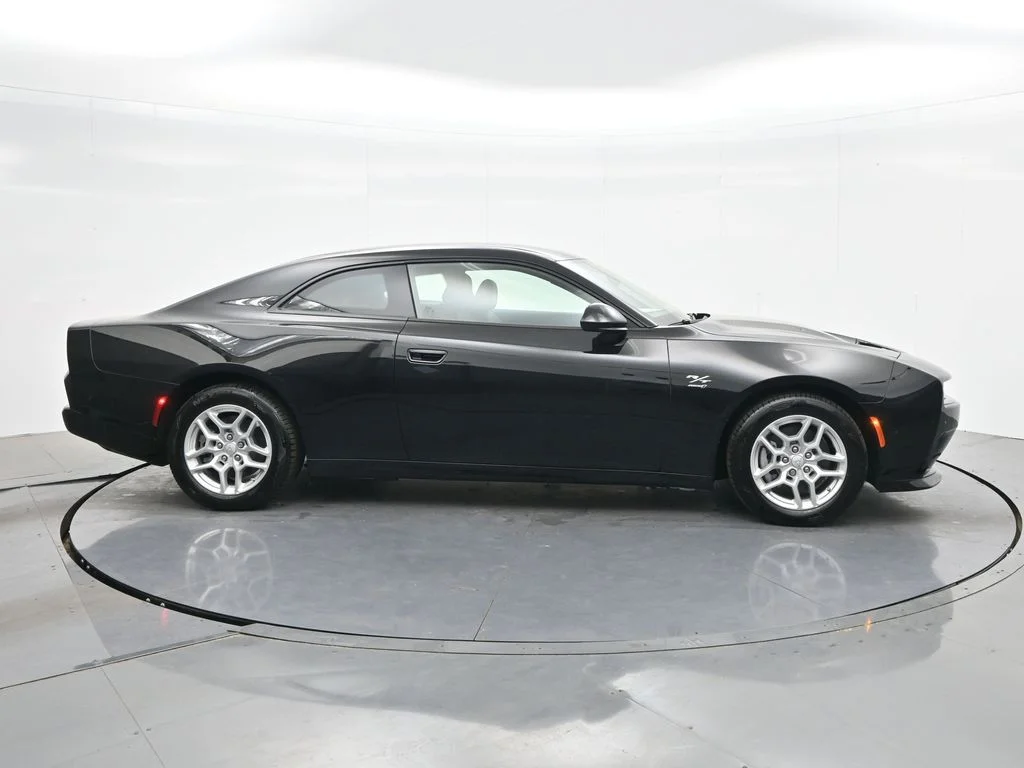 New 2025 Diamond Black Crystal Pearlcoat Dodge R/T image 6