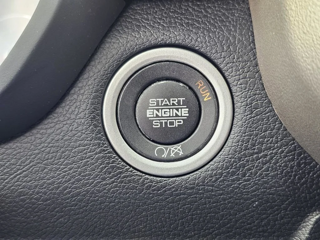 Used 2024  Ram Laramie image 25