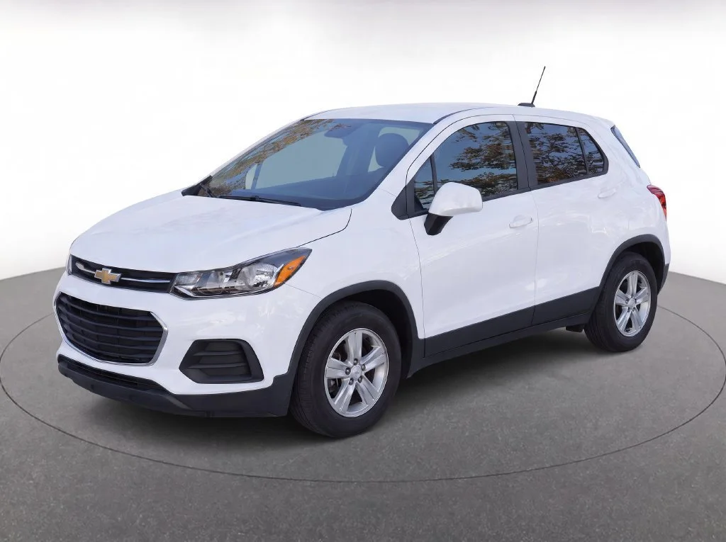 Used 2019 SUMMIT WHITE Chevrolet LS image 1