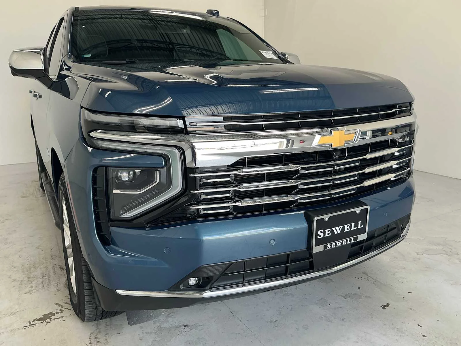 Used 2025 Lakeshore Blue Metallic Chevrolet Premier image 5