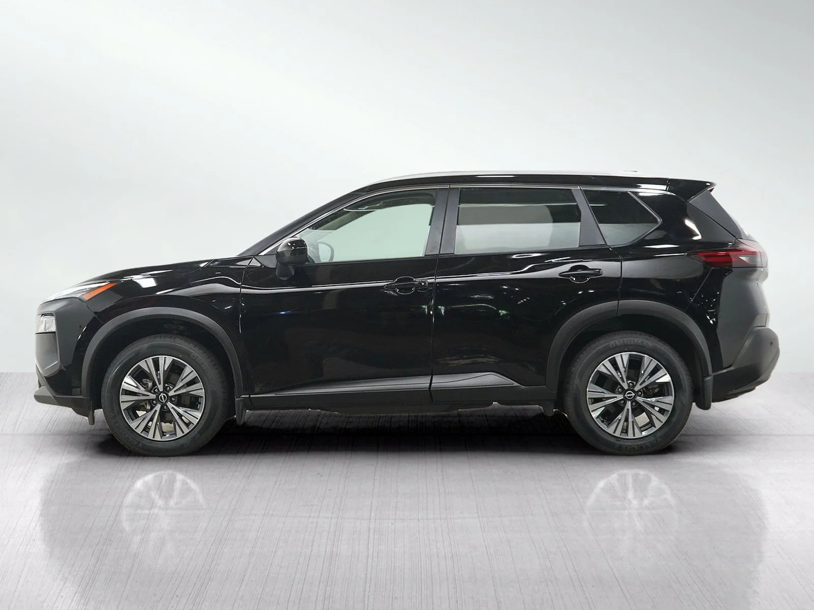 Used 2023 Nissan Rogue SV with VIN JN8BT3BB6PW481013 for sale in Burnsville, Minnesota