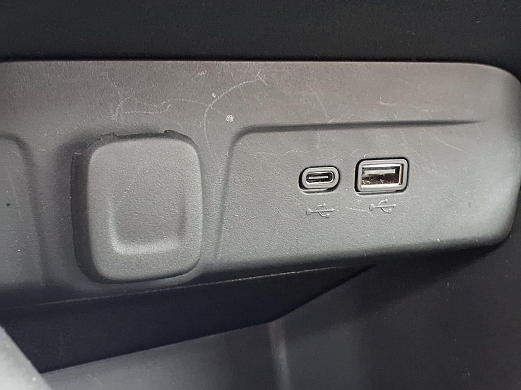 Used 2024 White Chevrolet LS image 28