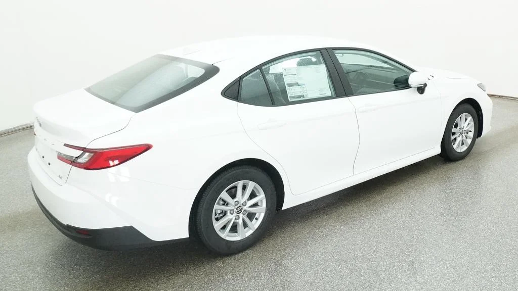 New 2026 Ice Cap Toyota LE image 27