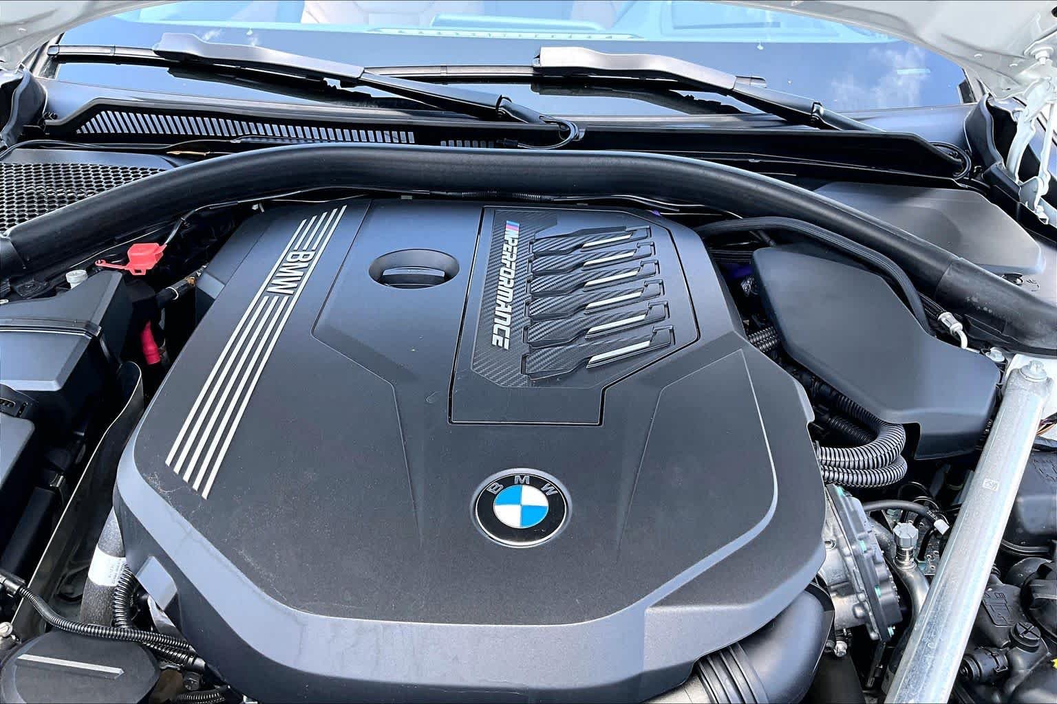 Used 2021 Alpine White BMW M440i image 31