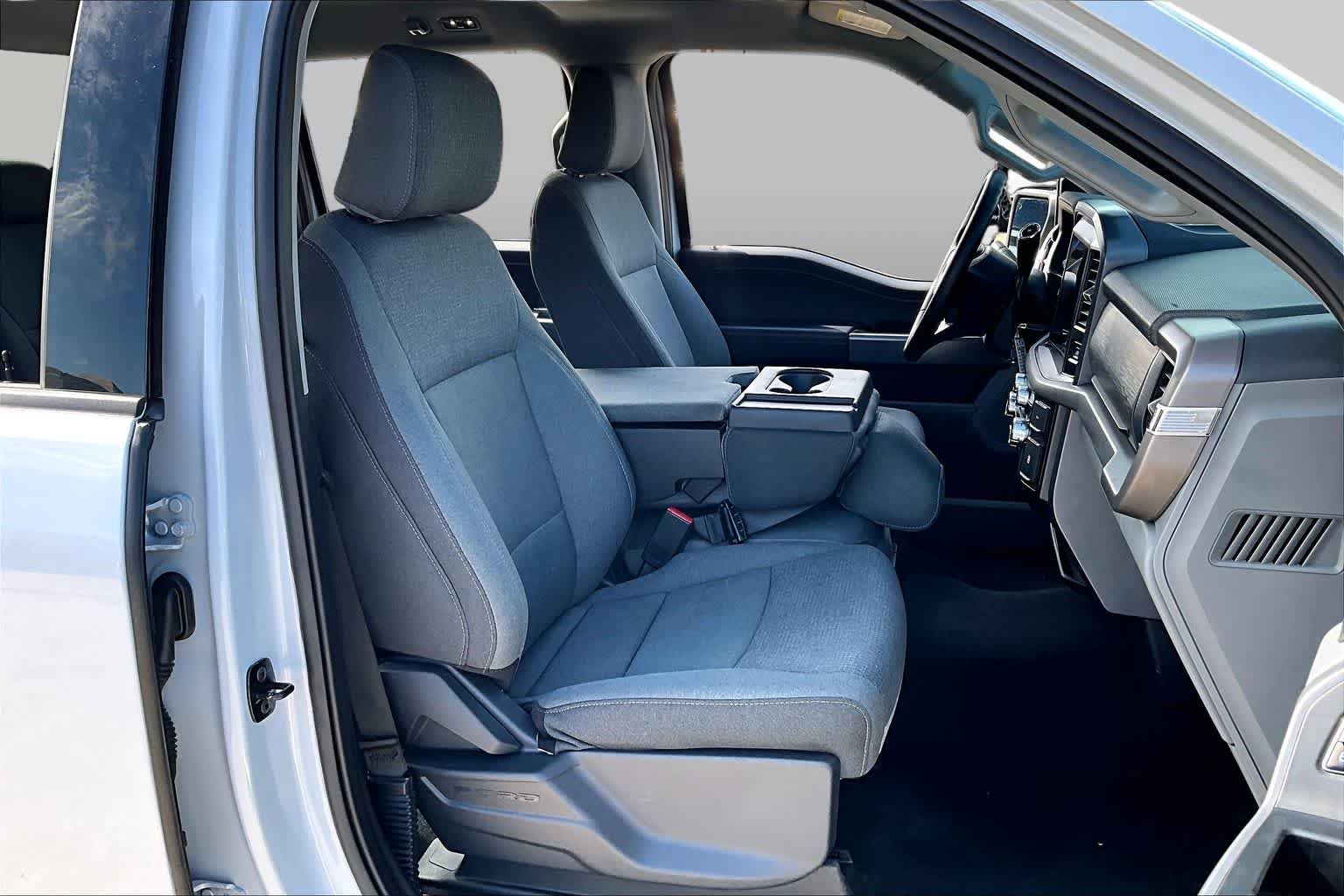 Used 2025 Space White Ford XLT image 9