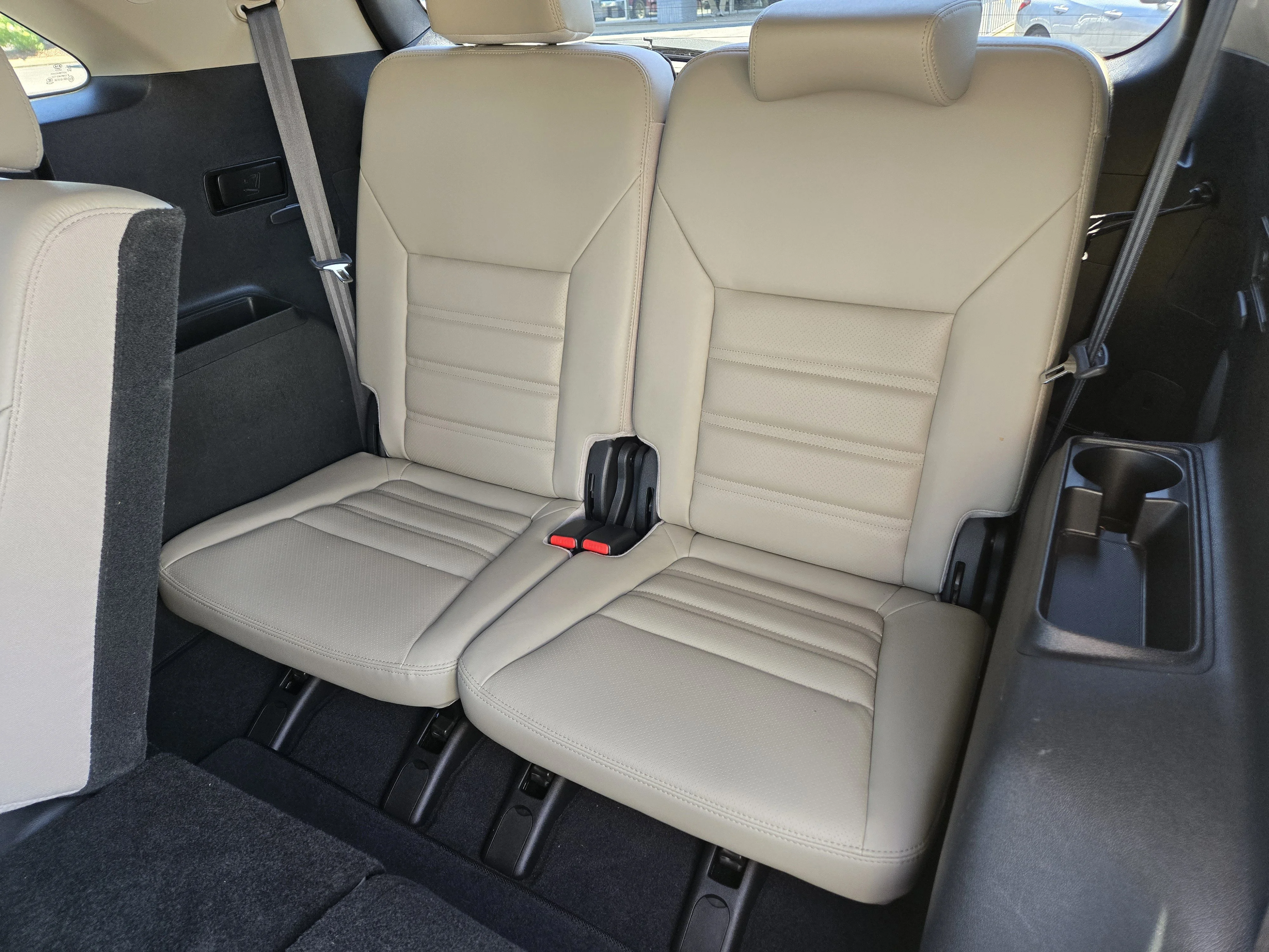 Used 2019 Snow White Pearl Kia EX image 19