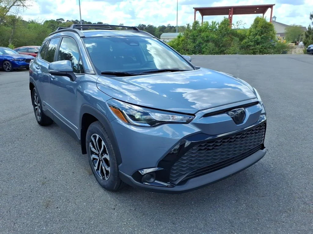 2024 Toyota Corolla Cross Hybrid Hybrid SE